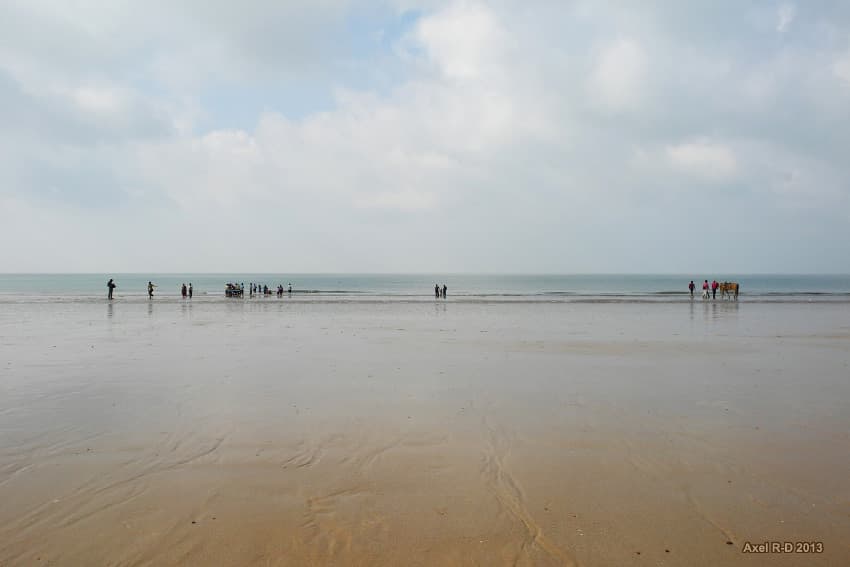 Vijay Vilas Palace Beach — photo by -AX-