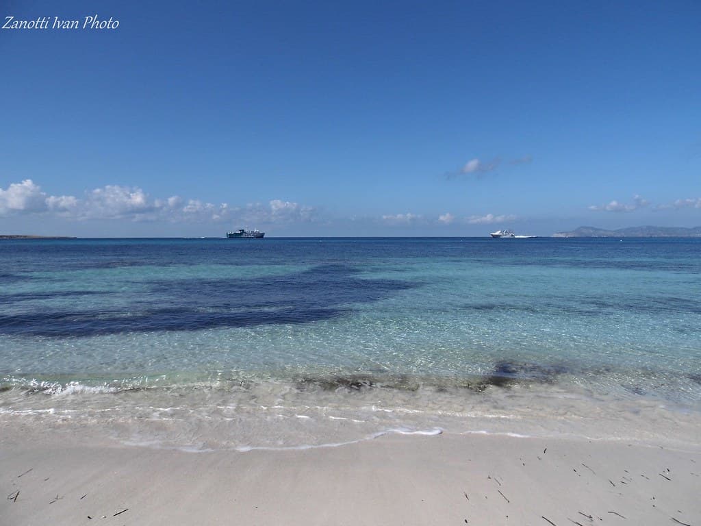 Platja de Ses Illetes — photo by Ivan Zanotti Photo