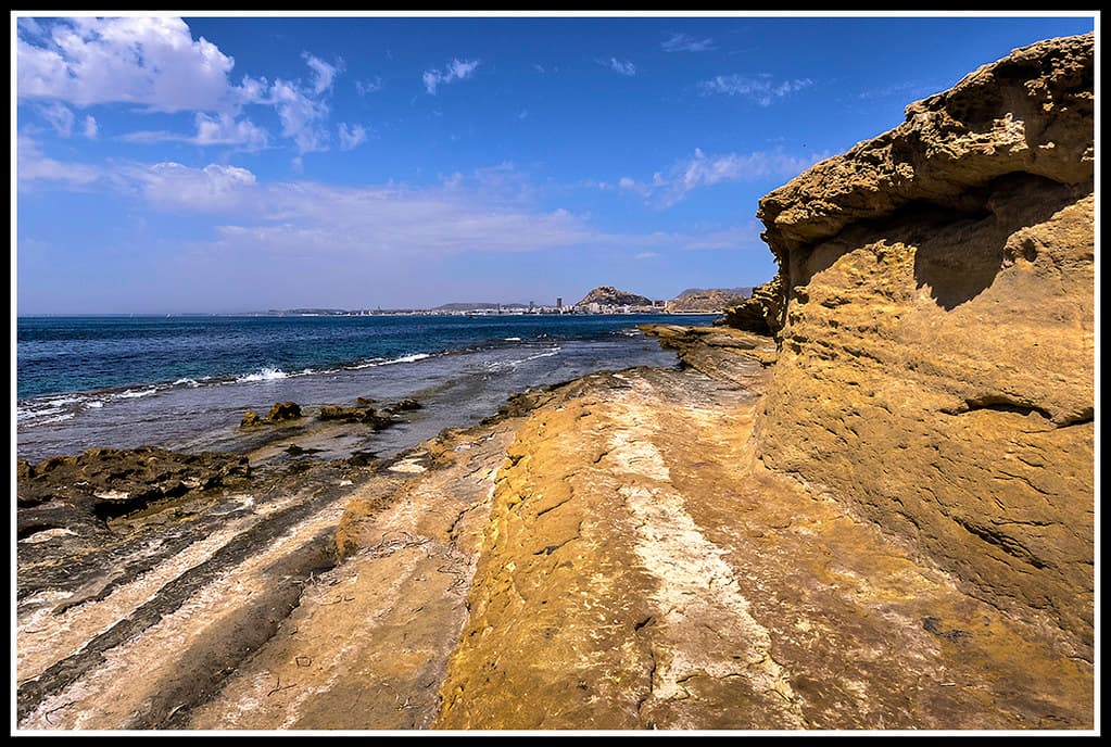 Playa del Postiguet — photo by edomingo