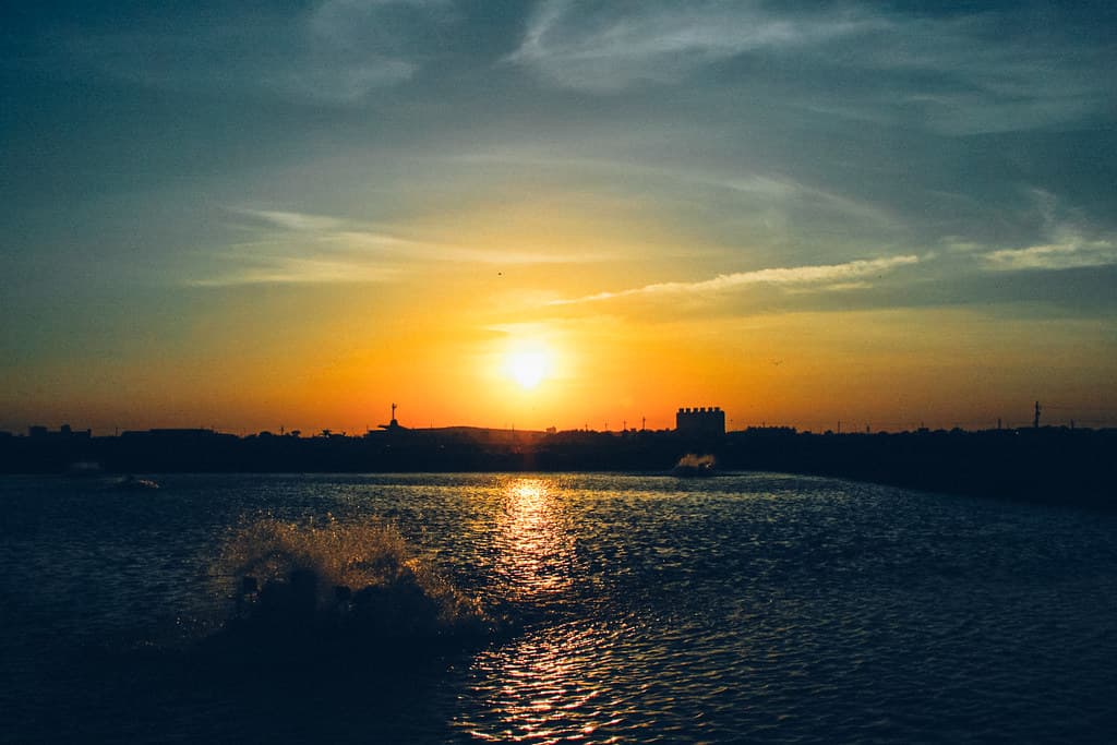 Yongan Beach — photo by weichen_kh