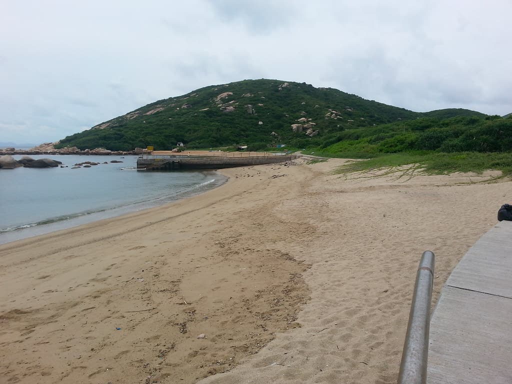 Power Station Beach — photo by cesarharada.com