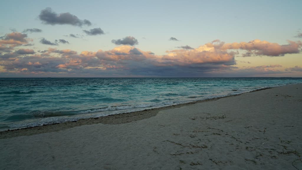 Playa Rincón de Cayo Blanco — photo by Miguel Discart & Kiri Karma