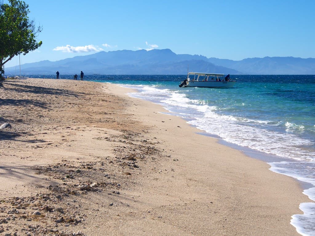 Navini Island Beach — photo by morberg