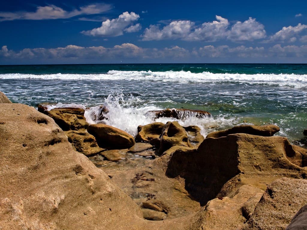 Little Splash at Blowing Rocks