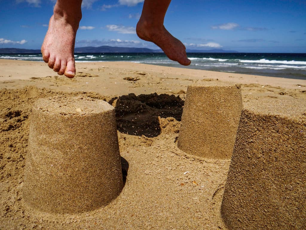 Smashing sandcastles #6, Calverts Beach