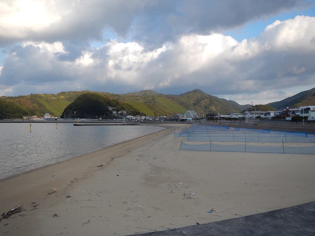 Susami Beach — photo by rurinoshima