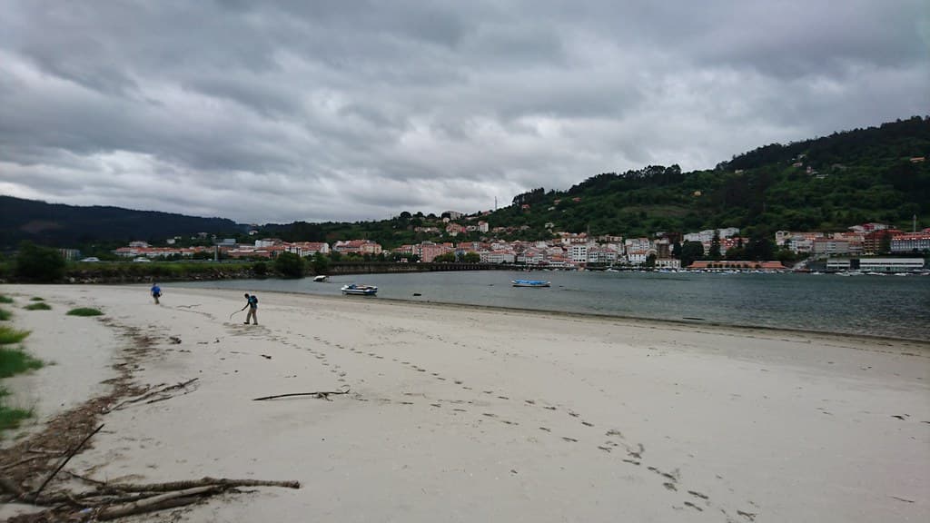 Praia Grande de Miño — photo by tanyalazar