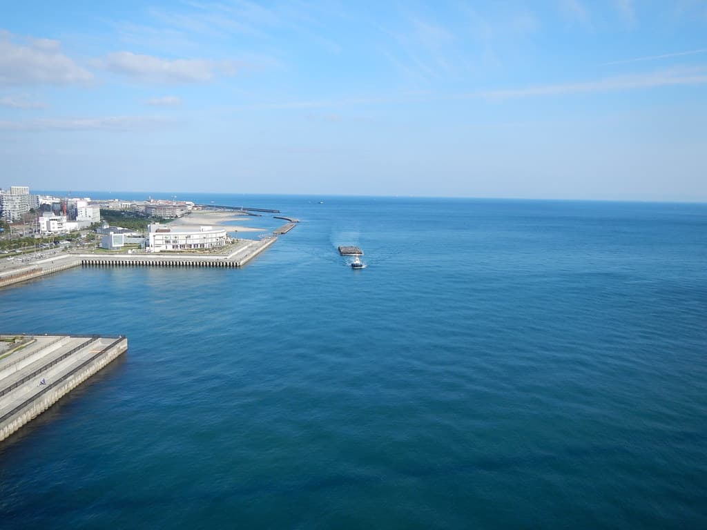 Ezaki Beach — photo by rurinoshima