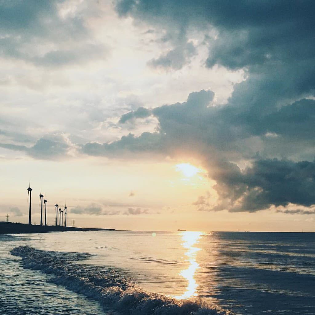 Yongan Beach — photo by Kenji Liao