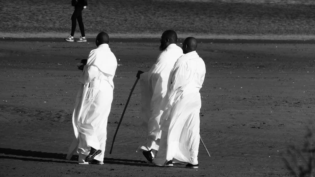 Three Wise Men and the Sea 01