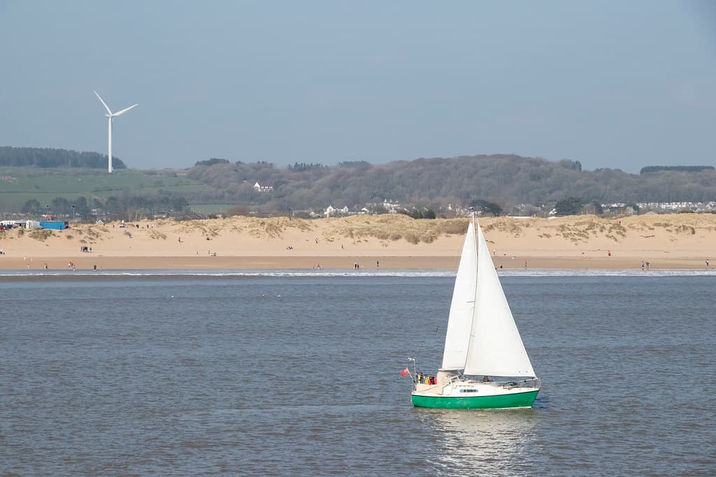 Ogmore-by-Sea — photo by Dai Lygad