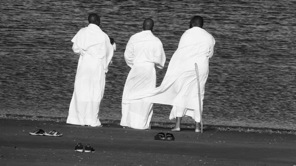 Three Wise Men and the Sea 03