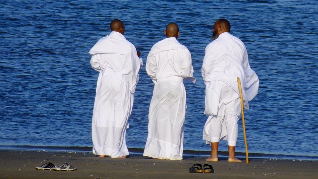 Three Wise Men and the Sea 04