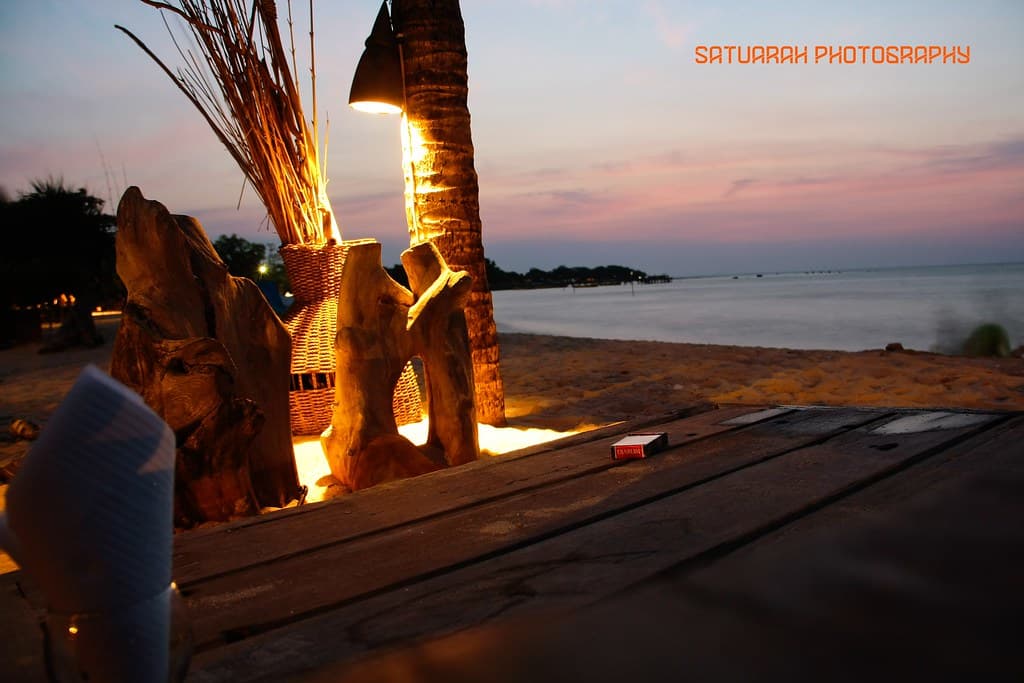 Bandengan Beach