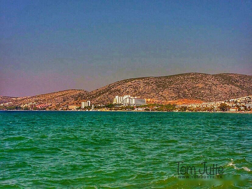 Kuşadası Downtown Beach — photo by HereIsTom
