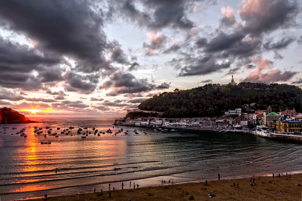 Kalaburtza Beach — photo by Miquel Fabré