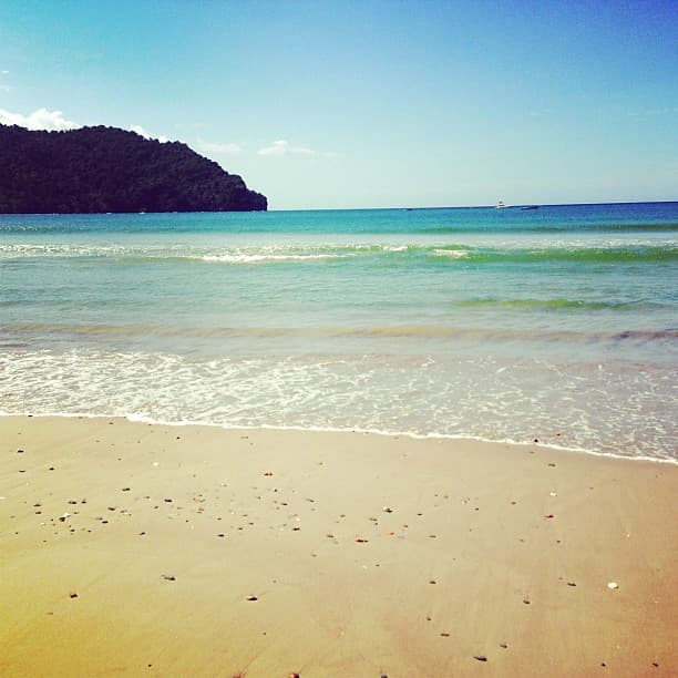 L'Anse Martin Beach — photo by izatrini_com