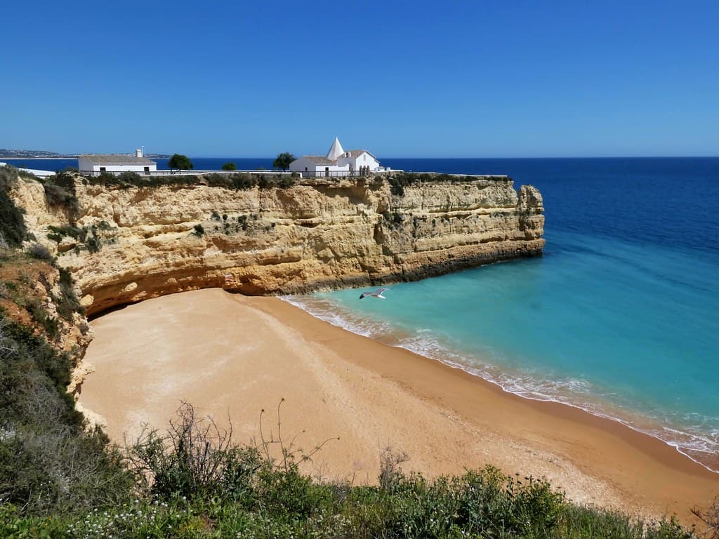 Praia de Benagil — photo by Cycling Man
