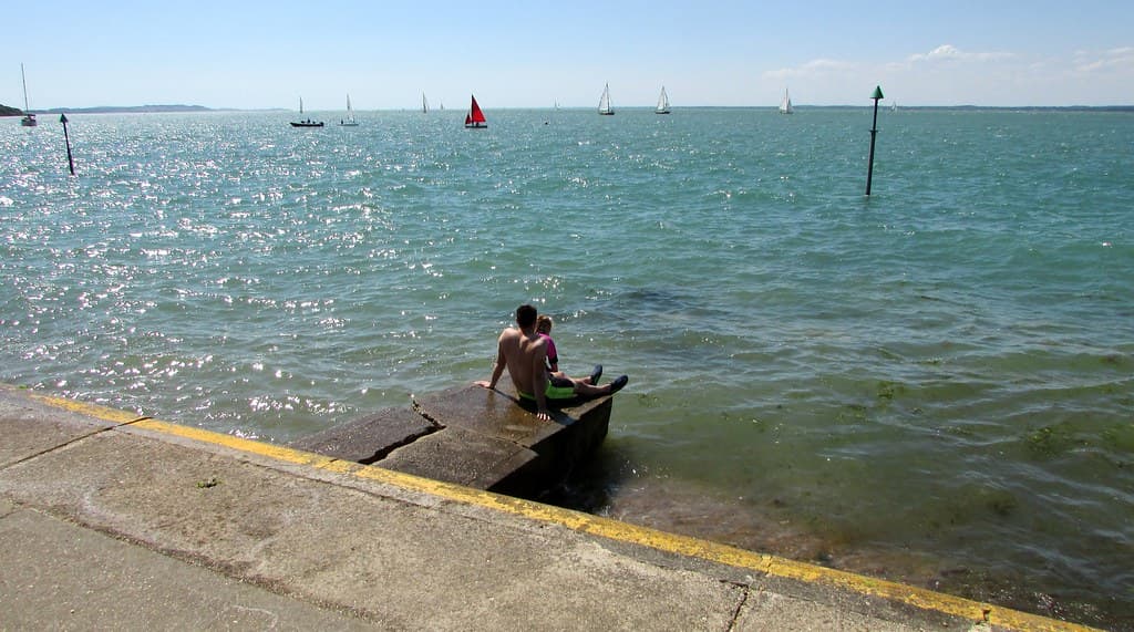 East Cowes Beach — photo by ronsaunders47