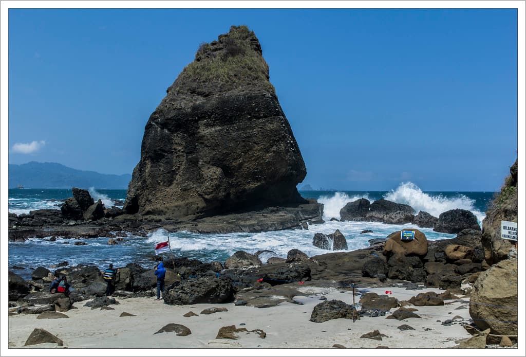 Pantai Tanjung Papuma in Java (Indonesia)