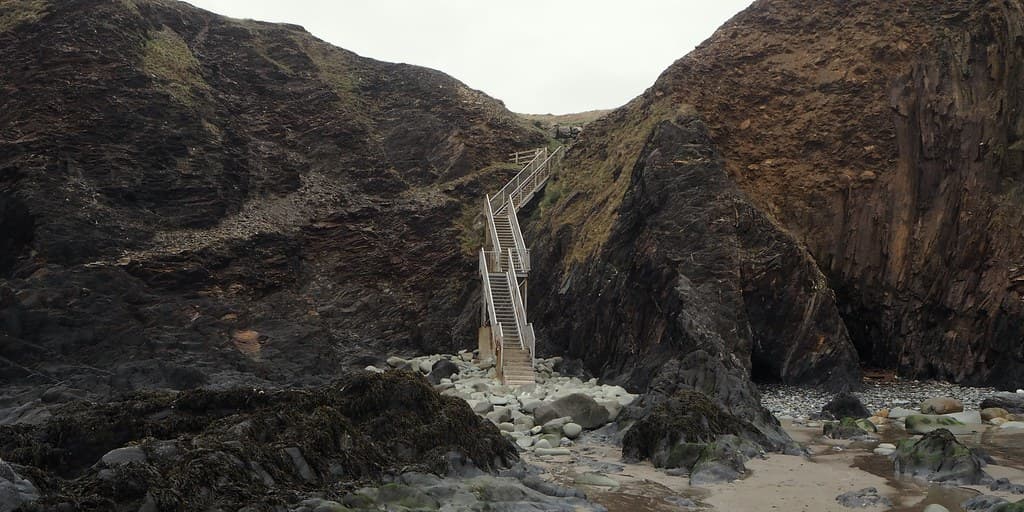 Pwll Deri Beach — photo by foilman