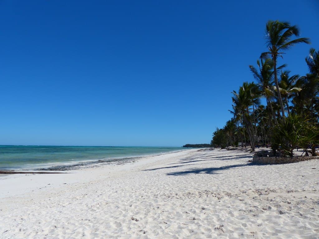 Bwejuu Beach — photo by *rb-photo*
