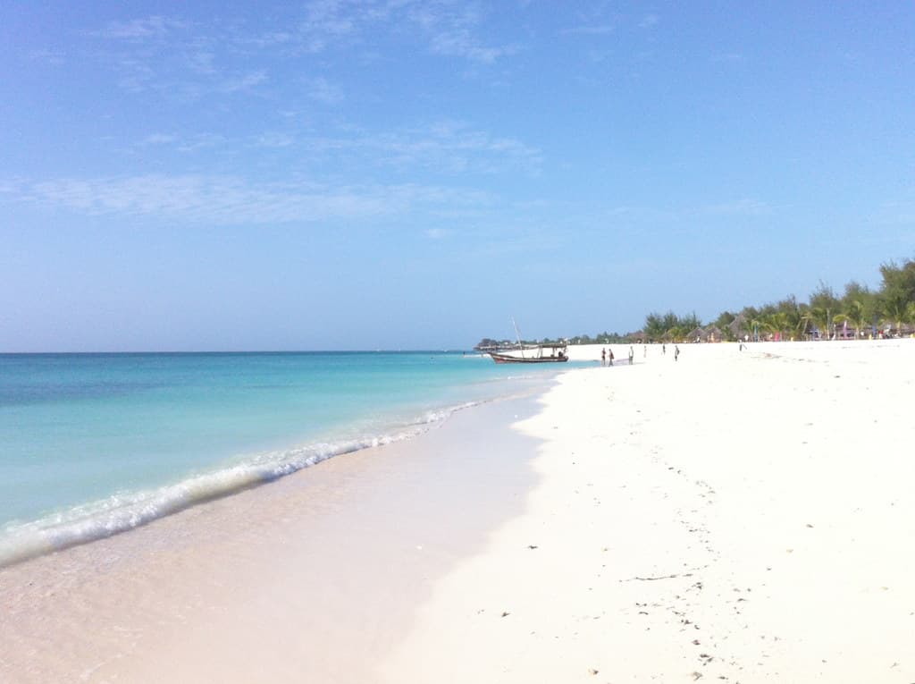 Fukuchani Ruins Beach — photo by Nuccia-Isalei