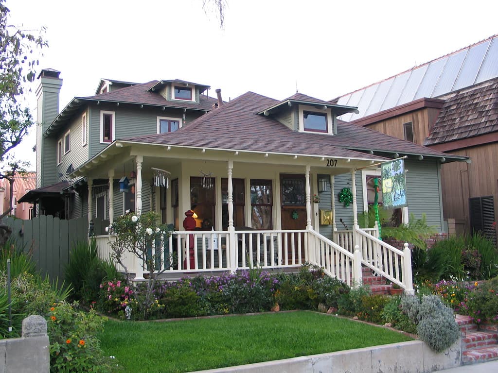 207 Ninth St., Huntington Beach