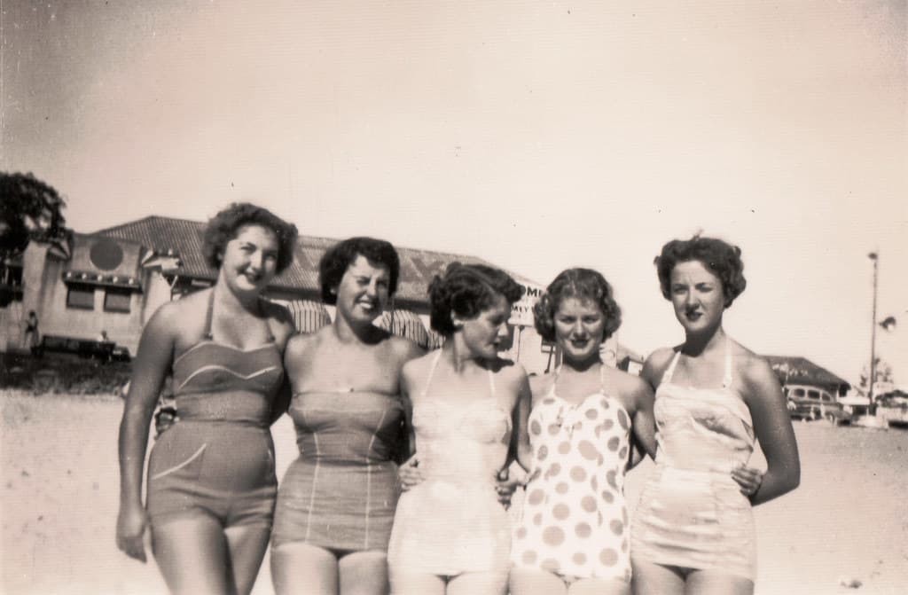 Group at Greenmount Beach, Qld (2)
