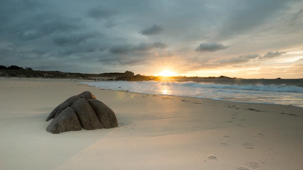 cleder plage des amiets