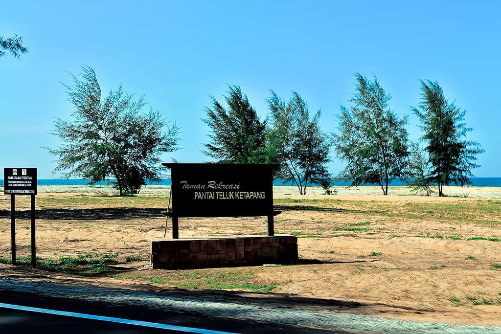 Pantai Teluk Ketapang
