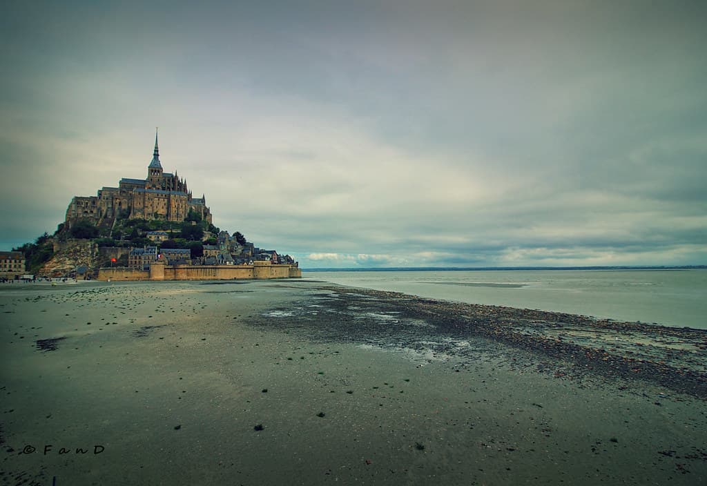 "Mont Saint-Michel appears (...) as a sublime thing, a marvelous pyramid." Victor Hugo