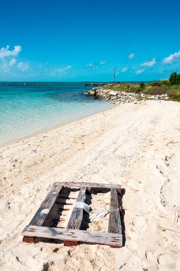 Rock Sound Harbour Beach — photo by MikePScott