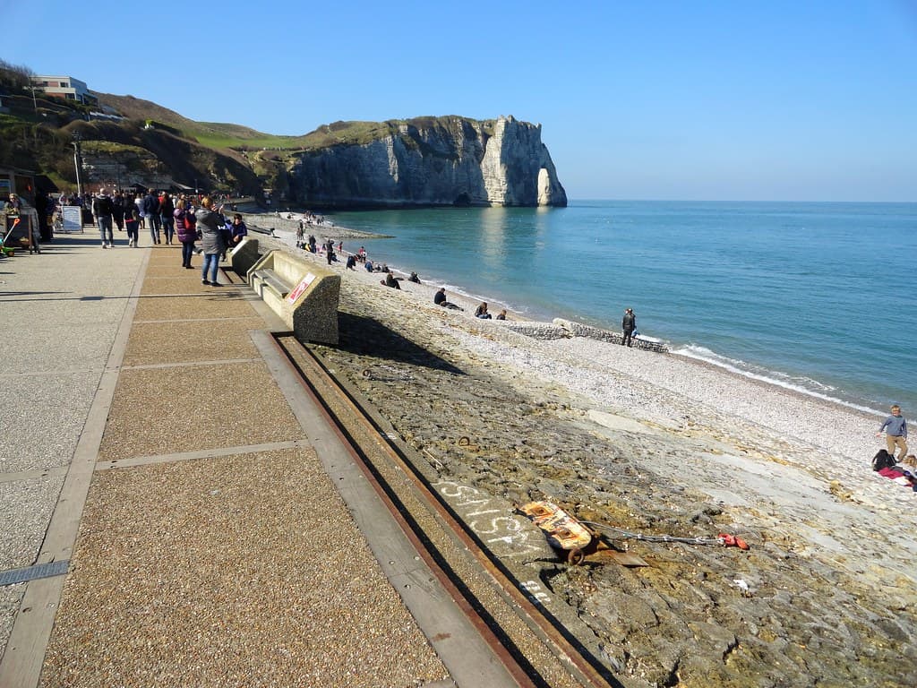Falaise d'Aval from la plage d'Etretat, Normandie