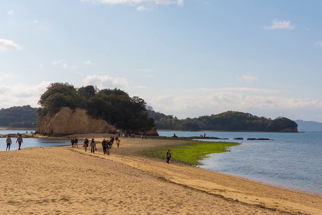 Otohime Beach — photo by kimtetsu
