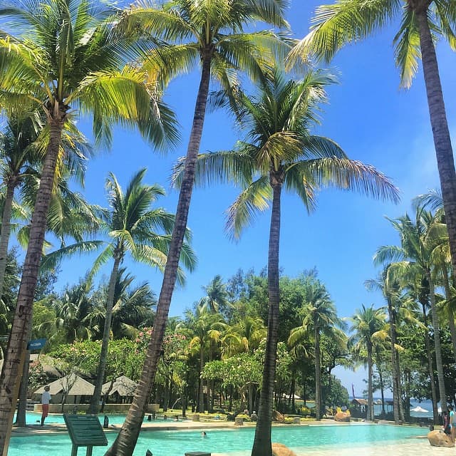 Morong Beach — photo by Elaine Ross Baylon | Photography