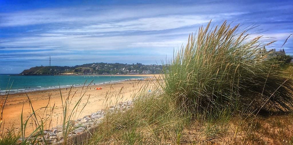 Plage de Saint-Jean-de-la-Rivière — photo by dyonis