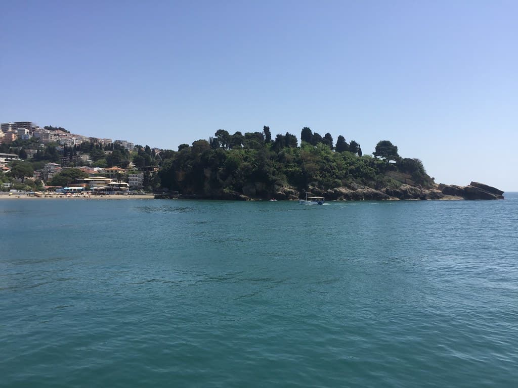 Paljuškovo Cove
