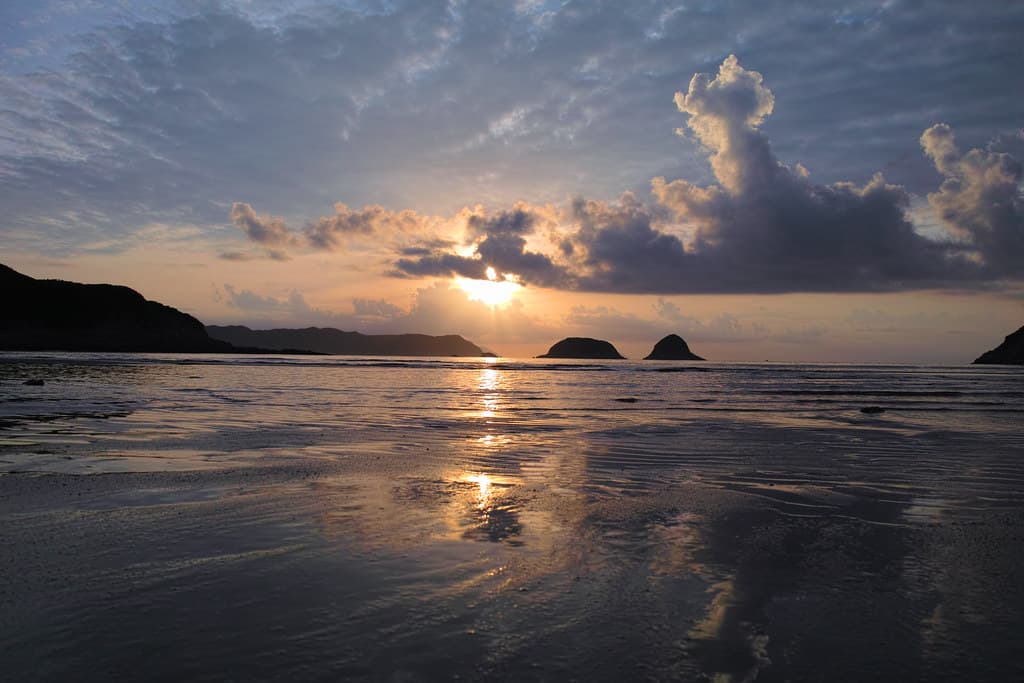 Mok Min Cave Beach