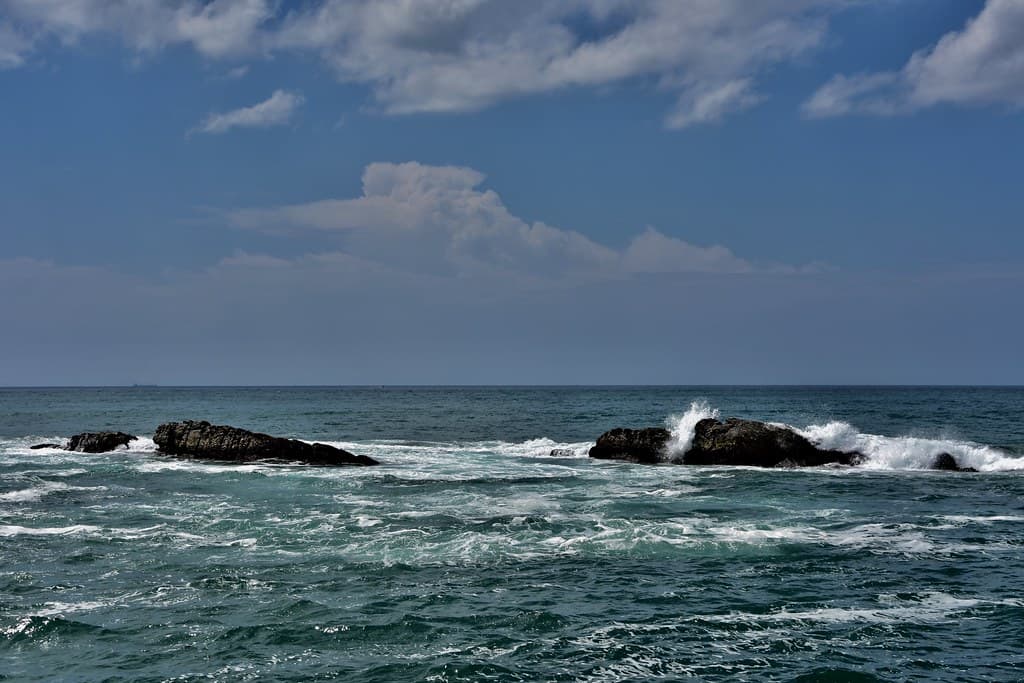 Rock Beach Mirissa
