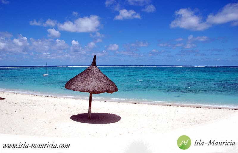 Belle Mare Beach