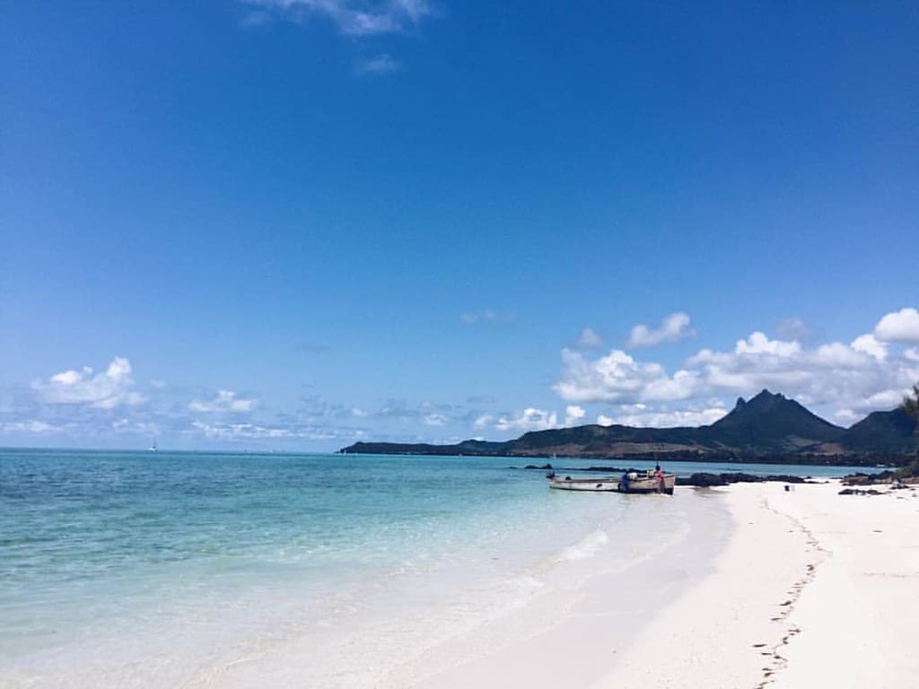 Ilot Mangénie Beach