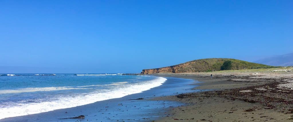 Round Hill Beach