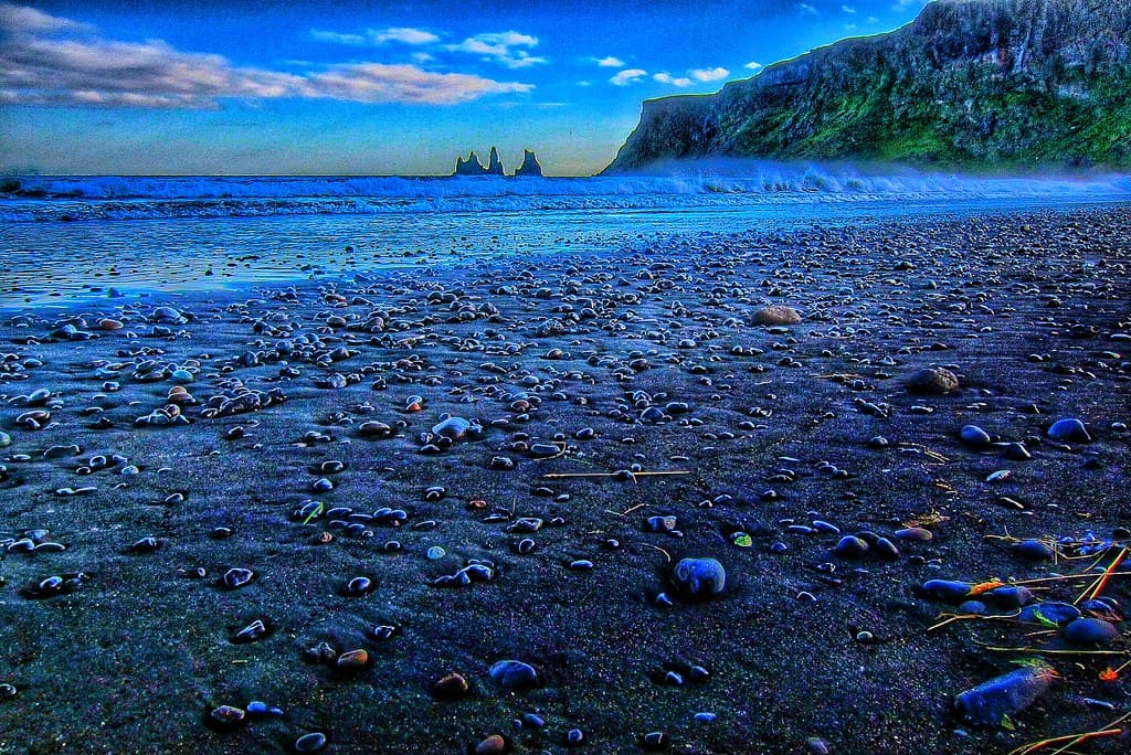 Tunnels Beach