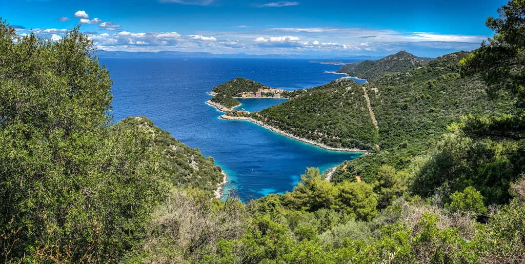 Skrivena Luka Beach