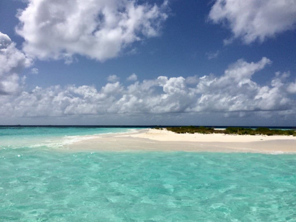 Omadhoo Bikini Beach